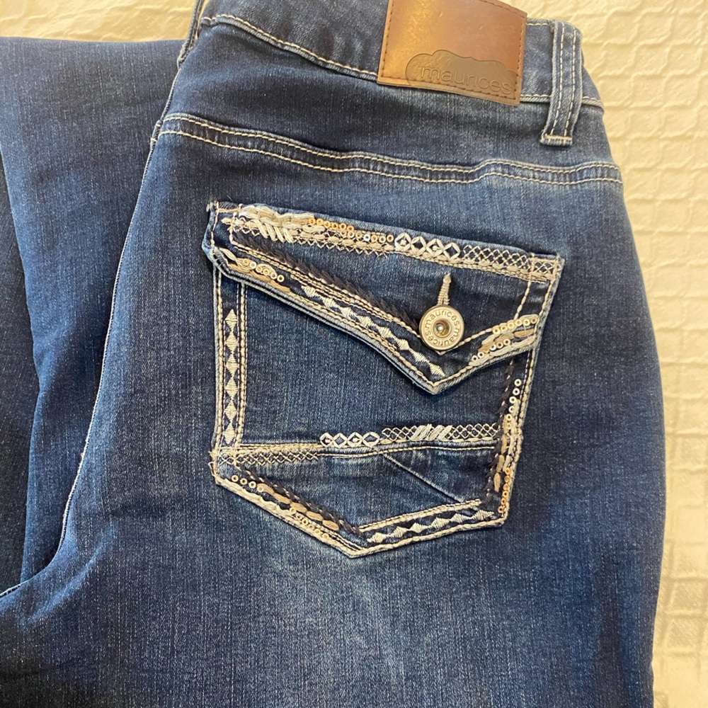 Maurices wide legged Jeans. Size 9/10.